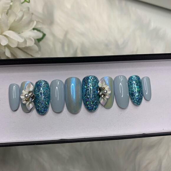 White Flowers Press On Nails | Gothic Nails | Handmade Press On Nails - Picture 2 of 9